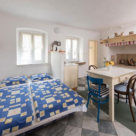 Apartments Mirakul Mali Losinj Bilik gambar